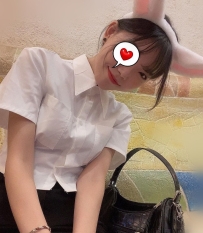 敏佳 157cm/44kg/Ccup/19歲超誘人的白嫩美乳 小嘴巴很會吸舌頭很會舔喲 清甜干淨