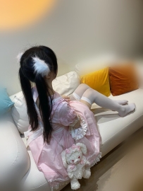 夢幻少女 幼齒蘿莉 這幾天剛成年 性格小綿羊般溫柔 皮膚白皙柔嫩