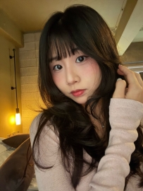 北部報班 (｡•ᴗ•｡) 品質推薦 大眼睛帶著無辜感，笑起來甜美可愛，整體散發清純學