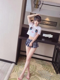 子柚 157cm/Ccup/44kg/20歲 肥美鮑魚 淫蕩小穴 好想舔 實戰起來很輕鬆