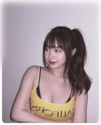 大奶學生妹 漂亮學生妹 皮膚白 奶子粉嫩 屄很漂亮很淺容易到底 緊緻小穴 超濕