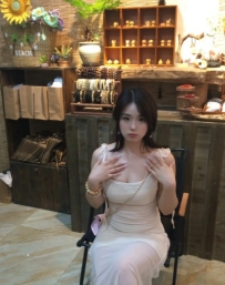 展場SG 五官精緻艷麗型 纖細身材很有女人味  婷婷 166 47 D  24歲