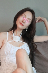 性感姐姐 性感長腿 大奶Q彈 手感超棒  約她的哥哥也可以從浴室玩到床上