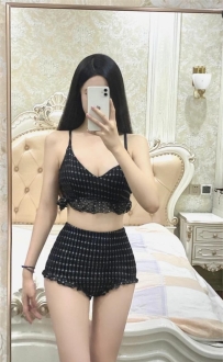 克羅伊 166cm .D奶.47kg .26歲性感苗條的腰身曲線 完美的翹臀 互動時容易害羞
