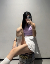 啦啦隊隊長  奶大小臉氣質甜，窈窕曲線真的不科學！