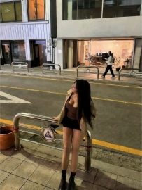 🍵 大奶系氣質甜美女孩 · 月亮 屁股翹 床上更是很淫蕩 身材完美展現出來   可配合變