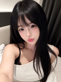 小隻馬清純外表、反差女王體質。看起來乖，其實最敢玩。
